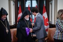 Prime Minister Justin Trudeau meets with Aram I, his holiness Catholicos, in his office in West Block of Parliament, in Ottawa, Ontario, on Tuesday, June 6th, 2023.

Le Premier Ministre Justin Trudeau Aram I, sa sainteté Catholicos, dans son bureau du bloc ouest du parlement, à Ottawa, en Ontario, le mardi, 6 juin 2023.